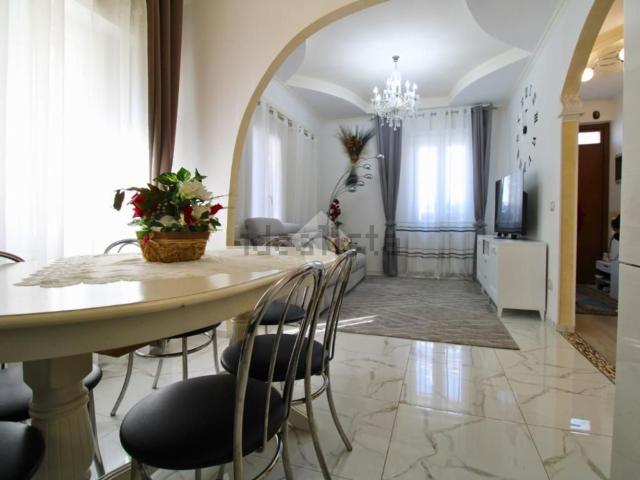 Case e ville in vendita di 250 m² in Strada della Case Bruciate