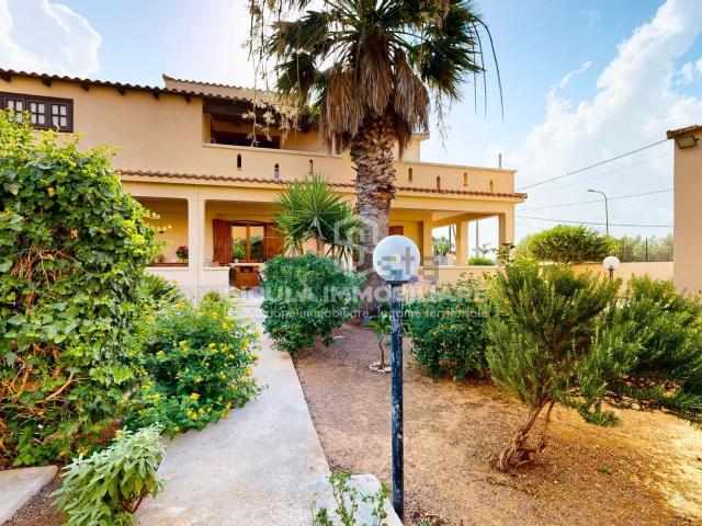 Case e ville in vendita di 250 m² in Strada Marsala