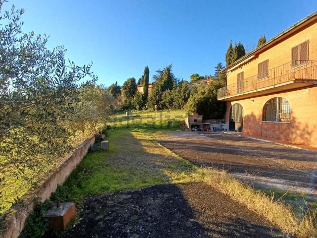 Case e ville in vendita di 250 m² in Strada Provinciale 29, 72