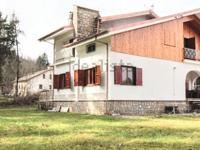 Case e ville in vendita di 250 m² in Strada provinciale per Fiuggi
