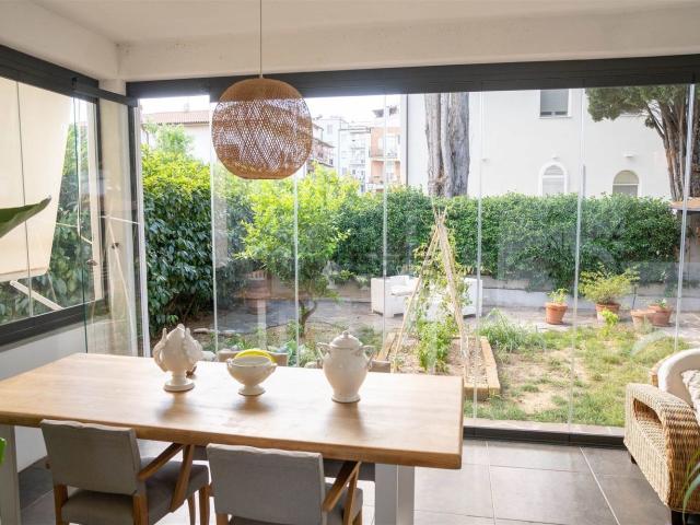 Case e ville in vendita di 251 m² in Via Latina