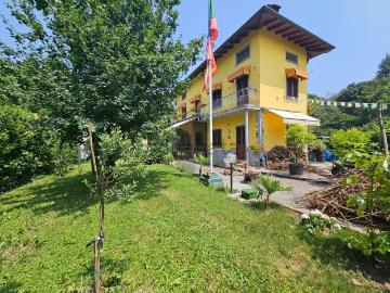 Case e ville in vendita di 251 m² in Vicolo Lavatoio