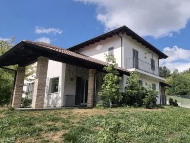 Case e ville in vendita di 251 m² in Strada Castelletto, 1