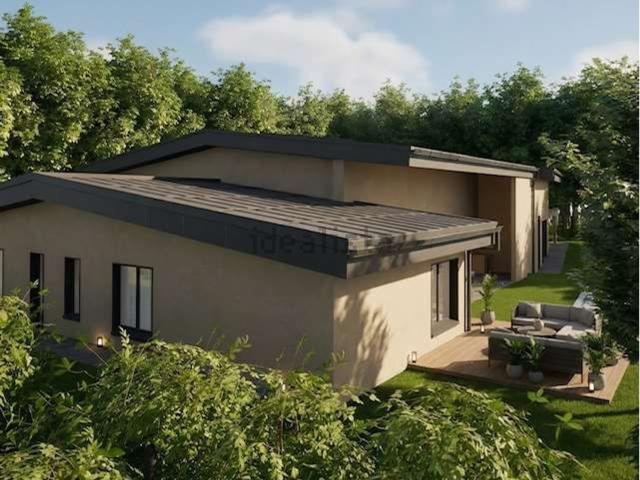 Case e ville in vendita di 251 m² in Strada Tre Case