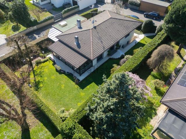Case e ville in vendita di 358 m² in Via Don Giovanni Minzoni