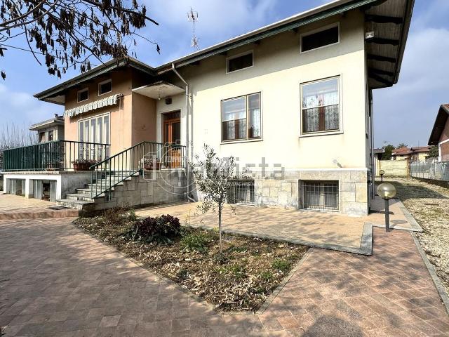Case e ville in vendita di 252 m² in Via per Cerrione