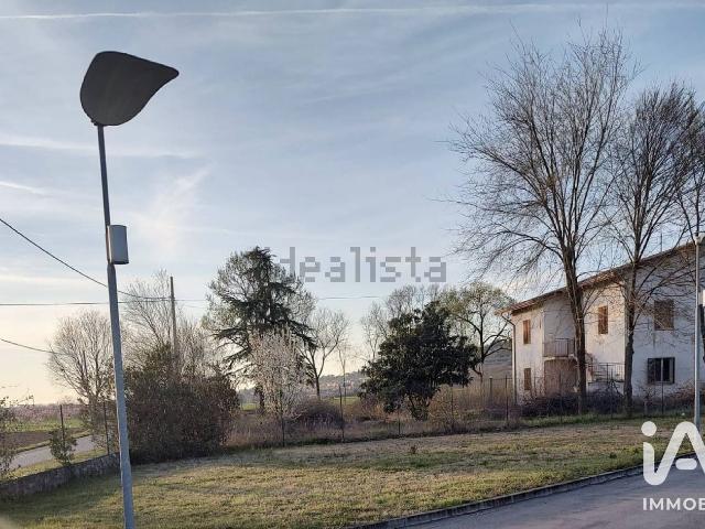 Case e ville in vendita di 252 m² in Strada Teze