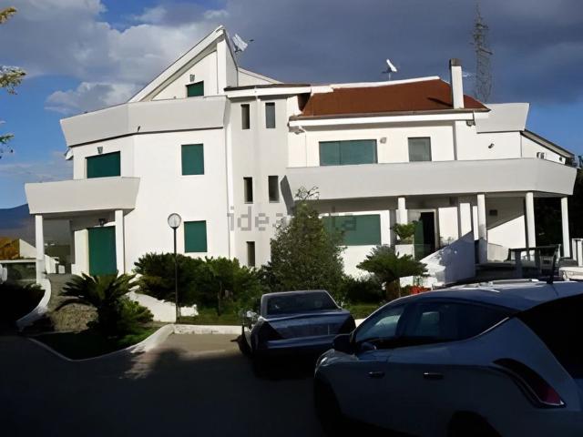 Case e ville in vendita di 2532 m² in Via Pugliano