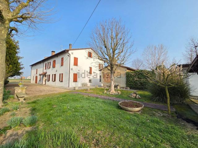 Case e ville in vendita di 253 m²