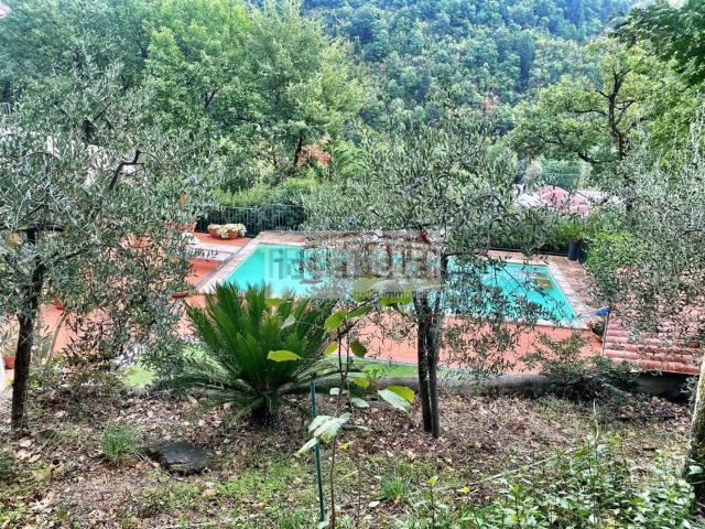 Case e ville in vendita di 253 m²