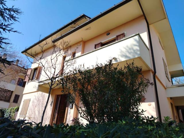 Case e ville in vendita di 253 m² in Via 25 Aprile, 4