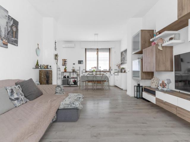 Case e ville in vendita di 253 m² in Via Dante Alighieri, 110