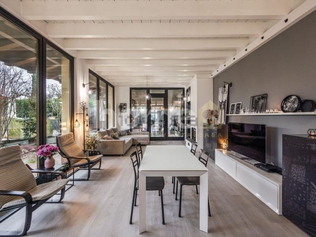 Case e ville in vendita di 253 m² in Via degli Angeli, 7