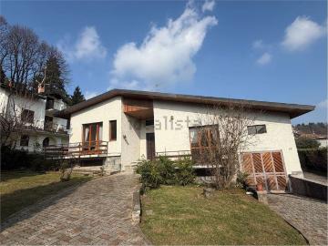 Case e ville in vendita di 253 m² in Via Monte Nevoso, 7