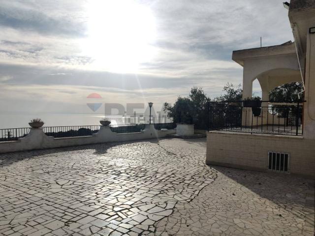 Case e ville in vendita di 253 m² in Contrada Gravaglione