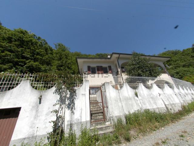 Case e ville in vendita di 254 m²