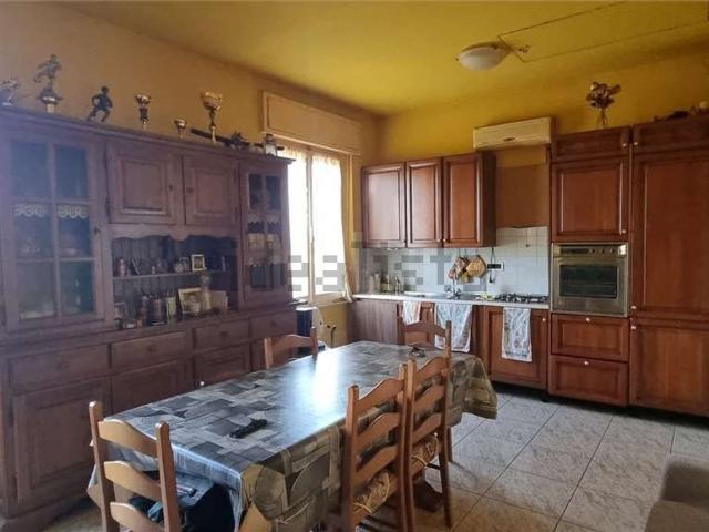 Case e ville in vendita di 254 m² in Via Baldami, 35