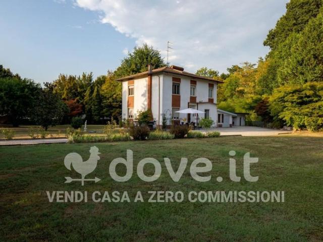 Case e ville in vendita di 254 m² in Via Don Brioschi, 25