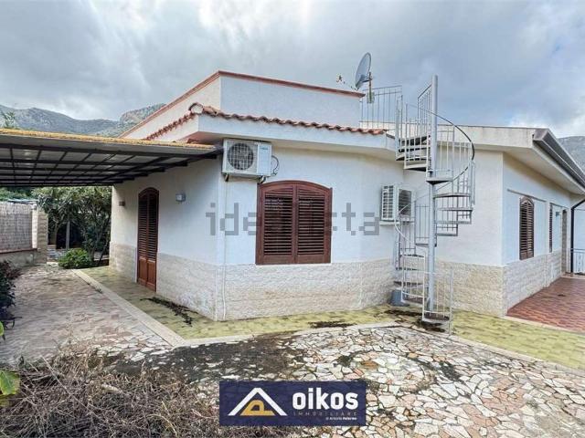 Case e ville in vendita di 254 m² in Viale dei Pini