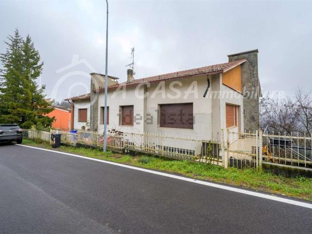 Case e ville in vendita di 254 m² in Strada Provinciale di Mulazzano, 62