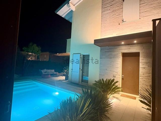 Case e ville in vendita di 255 m²