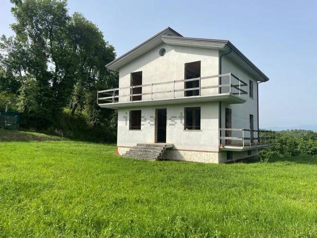 Case e ville in vendita di 255 m²