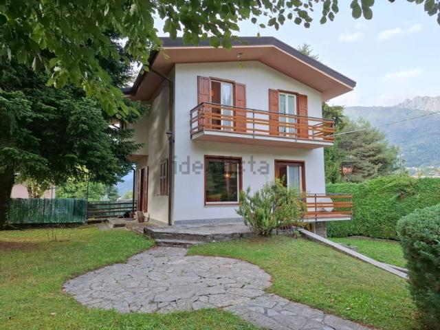 Case e ville in vendita di 255 m² in Via Culmine, 11