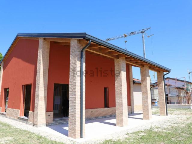 Case e ville in vendita di 255 m² in Via Giuseppe di Vittorio