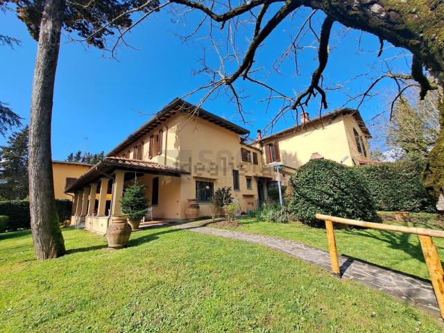 Case e ville in vendita di 255 m² in Località Massolina