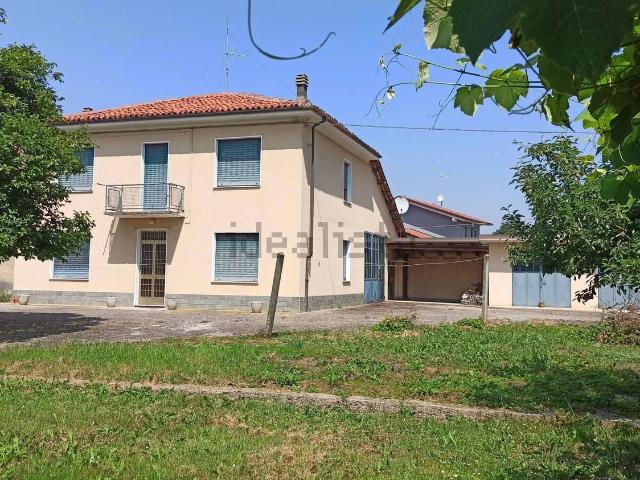 Case e ville in vendita di 256 m² in Via Circonvallazione, 26