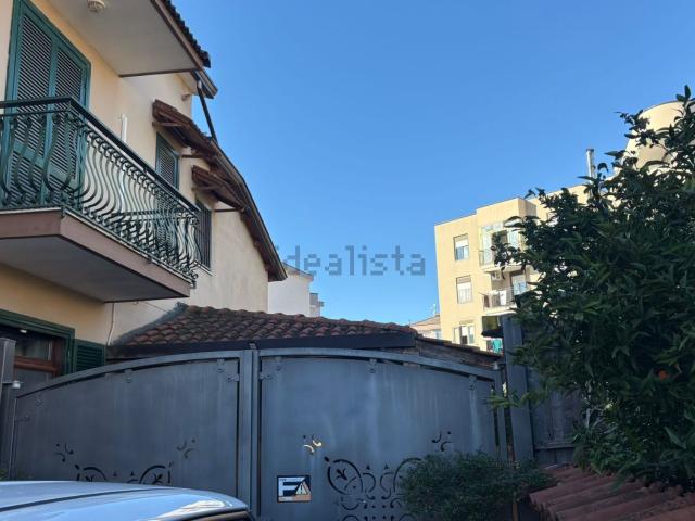 Case e ville in vendita di 256 m² in Via Feudo, 79