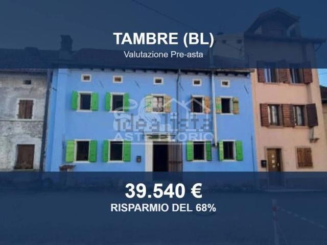 Case e ville in vendita di 256 m² in Via I Maggio, 39