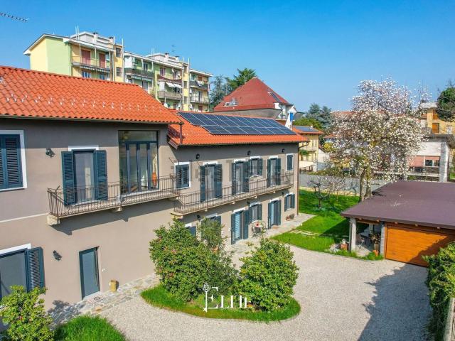 Case e ville in vendita di 256 m² in Via Q. Sella, 28