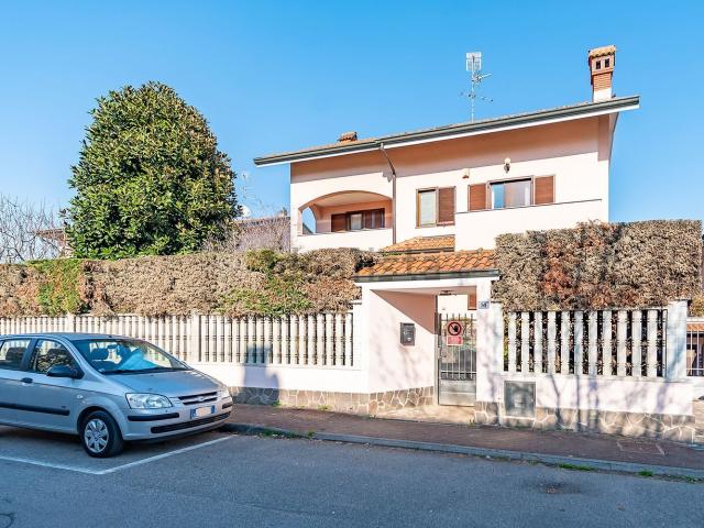Case e ville in vendita di 256 m² in Via Trento, 14