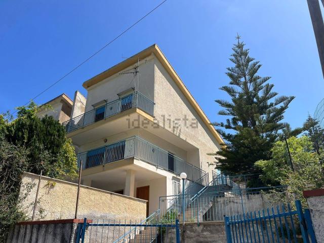 Case e ville in vendita di 256 m² in Contrada Sant&apos Onofrio