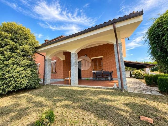 Case e ville in vendita di 256 m² in Località Noceto, 10
