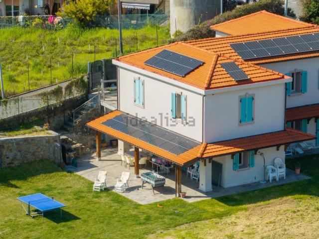 Case e ville in vendita di 256 m² in Strada Alla Colla, 96