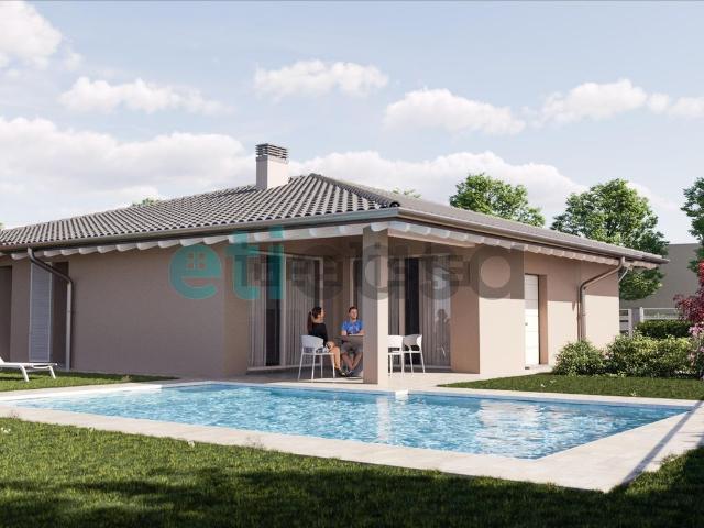 Case e ville in vendita di 257 m² in Via Guglielmo Marconi