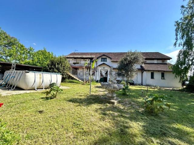 Case e ville in vendita di 257 m² in Via Pradazzo, 15
