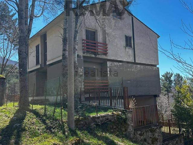 Case e ville in vendita di 257 m² in Via Risorgimento, 11