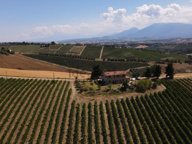 Case e ville in vendita di 257 m² in Contrada San Lazzaro, 84