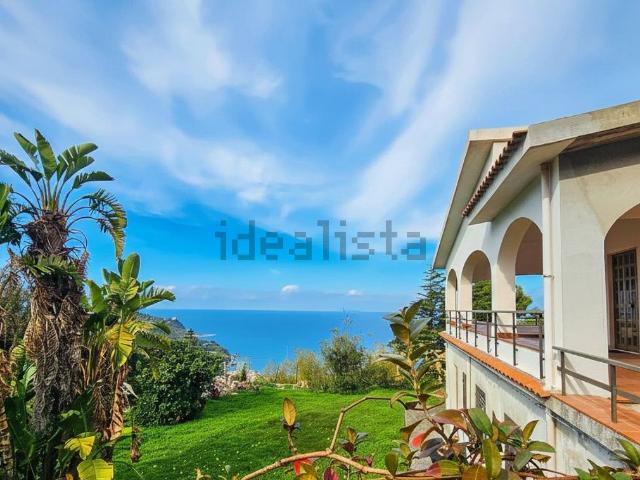 Case e ville in vendita di 258 m²