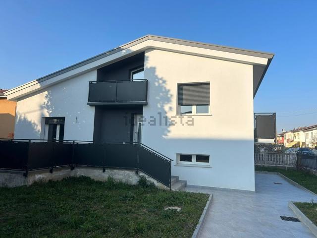 Case e ville in vendita di 258 m² in Via Antonio Ceron, 2