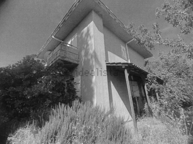 Case e ville in vendita di 258 m² in Via Annunziata