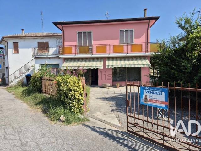 Case e ville in vendita di 258 m² in Via Garzara