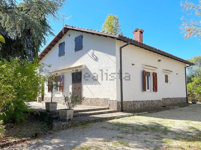 Case e ville in vendita di 258 m² in Contrada Collemaggio
