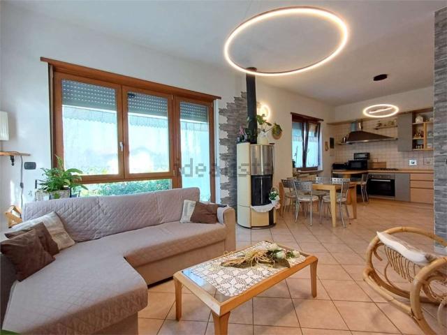 Case e ville in vendita di 258 m² in Strada Corio, 97