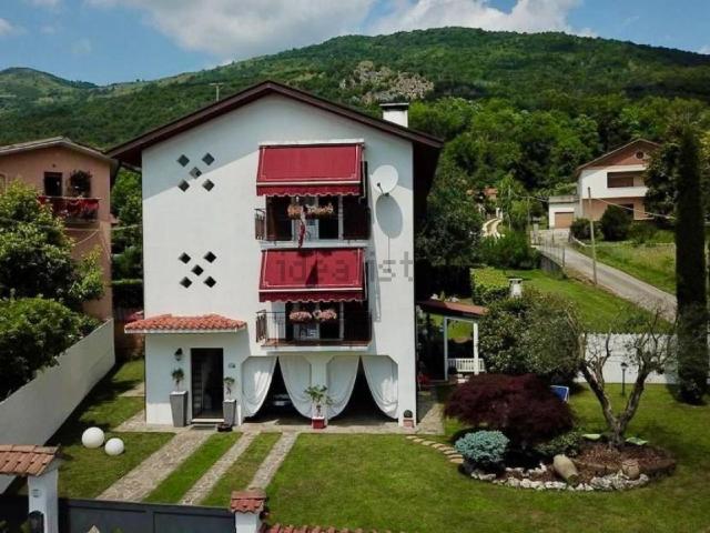Case e ville in vendita di 259 m²