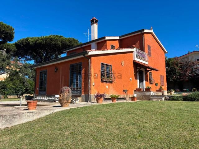 Case e ville in vendita di 259 m² in Viale Roma, 33
