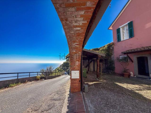 Case e ville in vendita di 259 m² in Strada della Cornice, 1